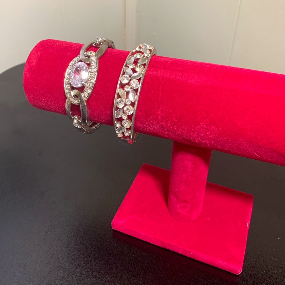 Macy’s Jeweled Clasped Bracelets (2 Set) Fashion/Formal/Costume/Event Jewelry OS